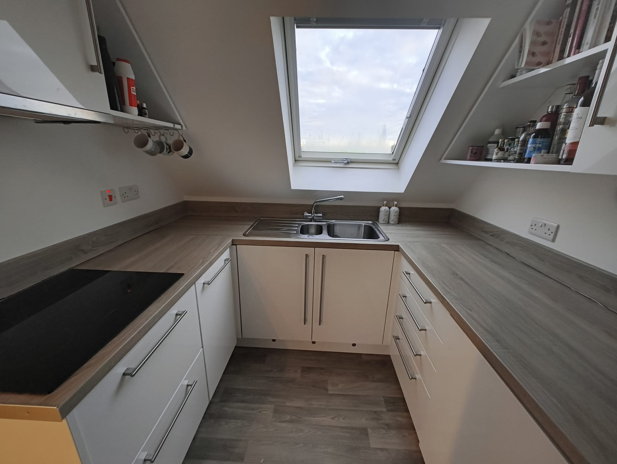 Regrouted tiles with clean grout lines